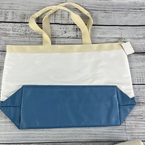 Disney Cruise Line DCL Castaway Club Tote Bag & Towel Platinum Captain Mickey - Picture 8 of 9